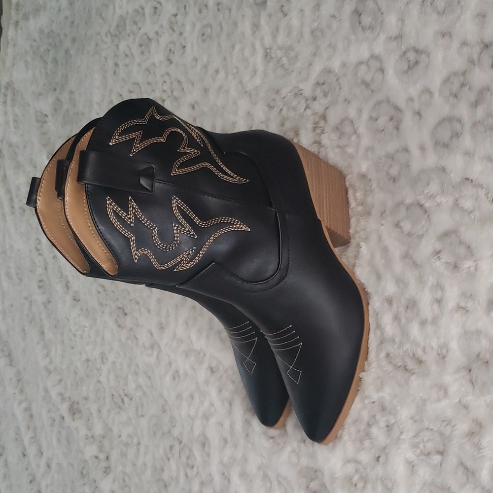 Black Cowgirl Boots sz 10